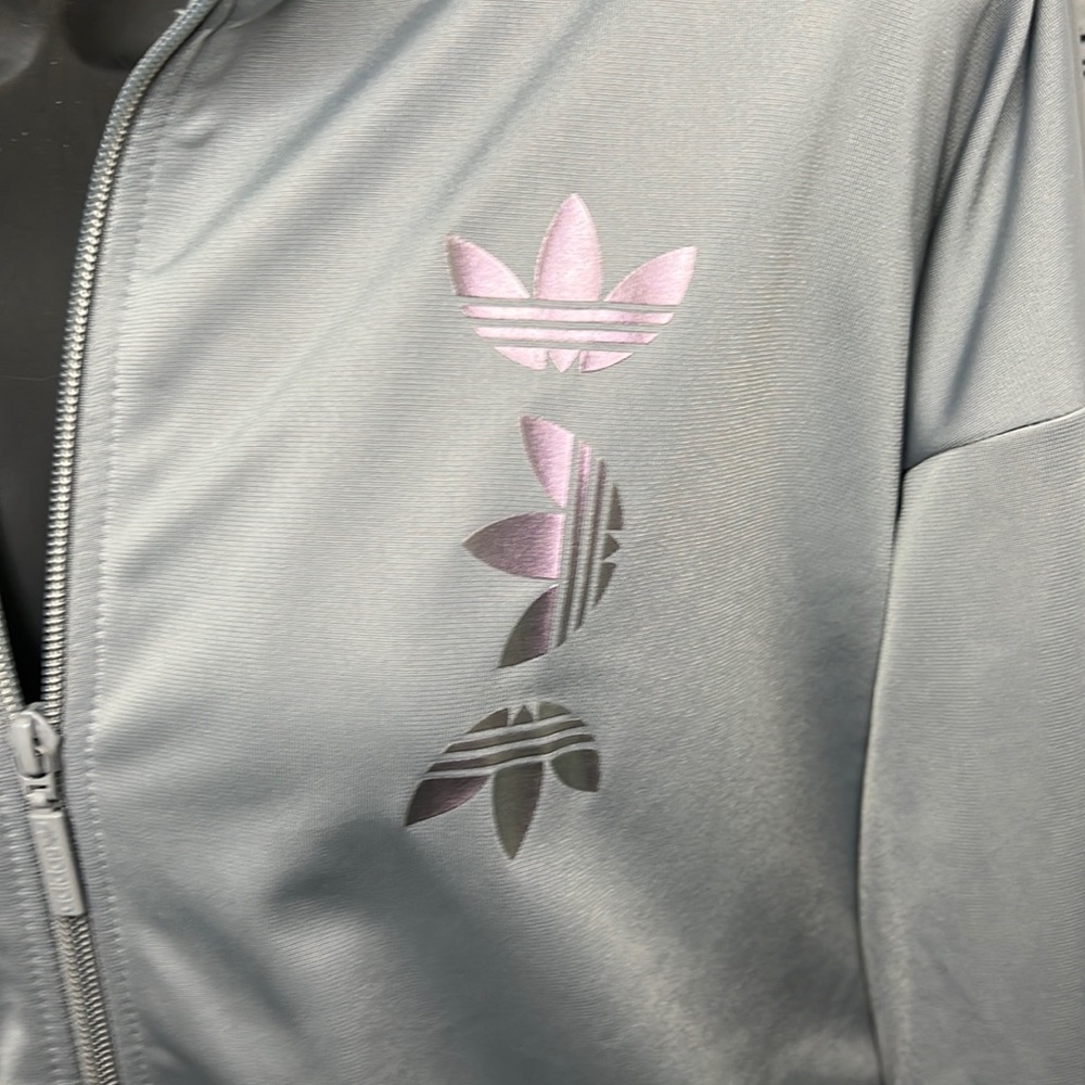Adidas size M grey track jacket with iridescent logo/design - Picture 2 of 5